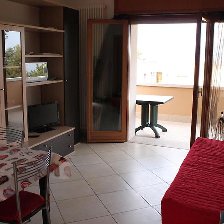 Residence La Madonnina بسكييرا ديل غاردا الغرفة الصورة