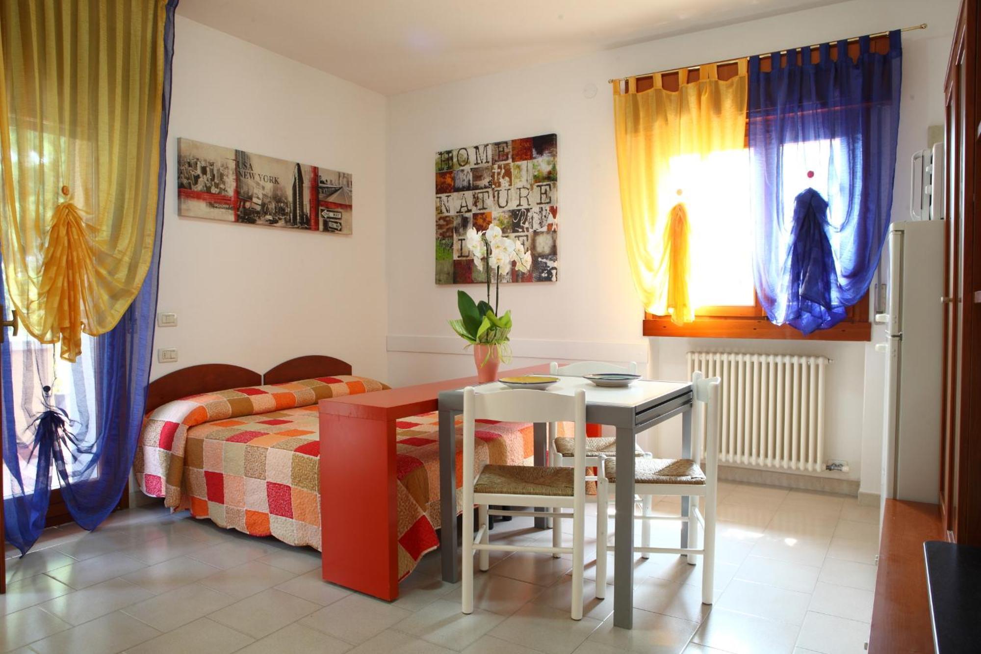 Residence La Madonnina بسكييرا ديل غاردا الغرفة الصورة